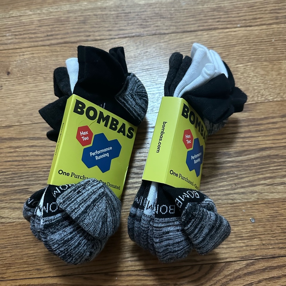 NWT set of 6 Bombas Run Multipack Performance Ankle Socks size medium
